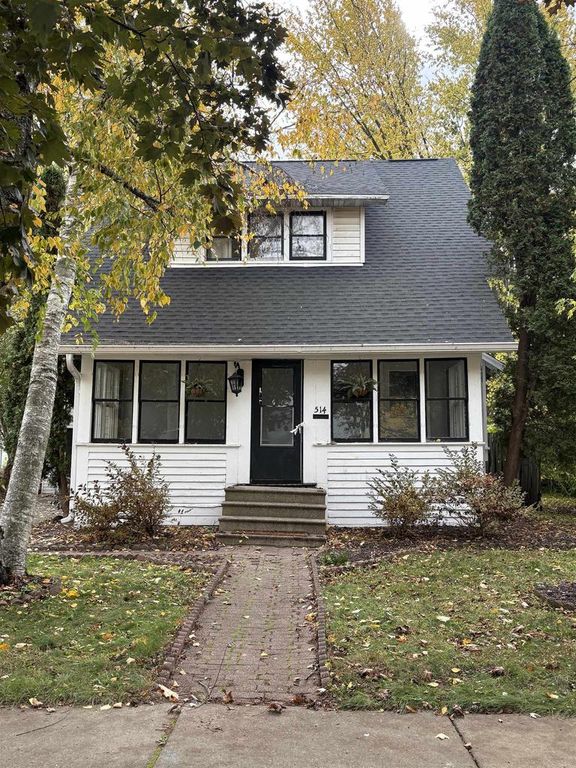 514 E PINE STREET, New London, WI 54961