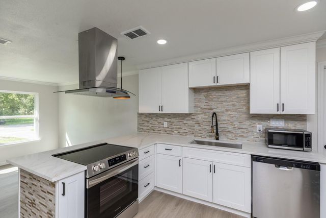 5260 Landry Lane, Beaumont, TX 77708