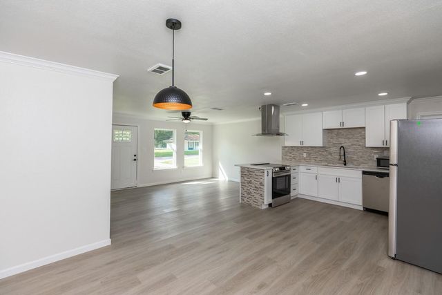 5260 Landry Lane, Beaumont, TX 77708