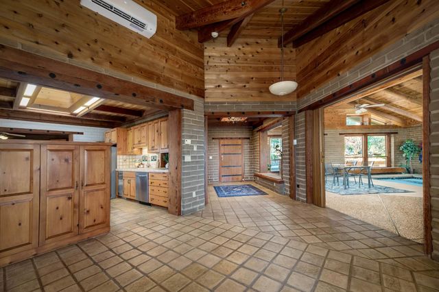 20990 Tiger Tail Rd, Grass Valley, CA 95949
