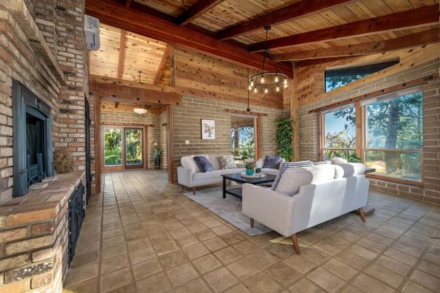 20990 Tiger Tail Rd, Grass Valley, CA 95949