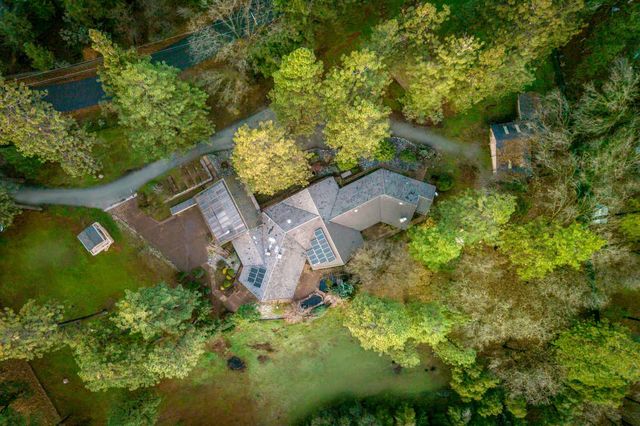 20990 Tiger Tail Rd, Grass Valley, CA 95949