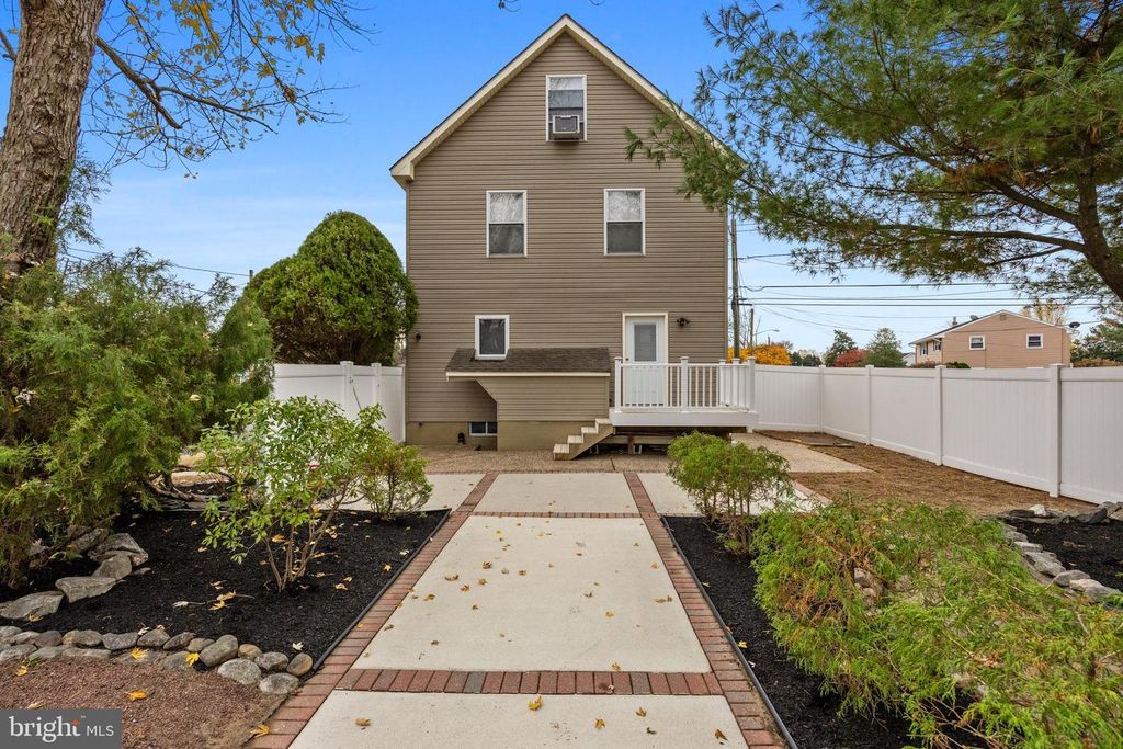 501 W EVESHAM ROAD, Runnemede, NJ 08078