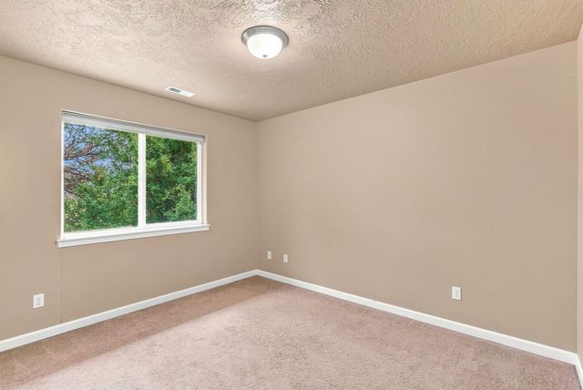 1907 S Canyon Woods Ln, Spokane, WA 99224