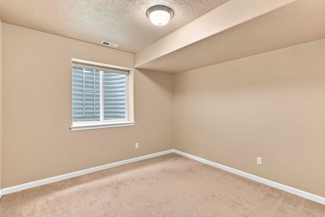 1907 S Canyon Woods Ln, Spokane, WA 99224
