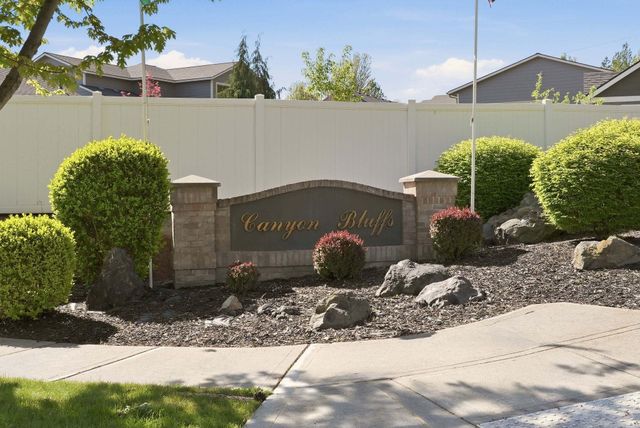 1907 S Canyon Woods Ln, Spokane, WA 99224