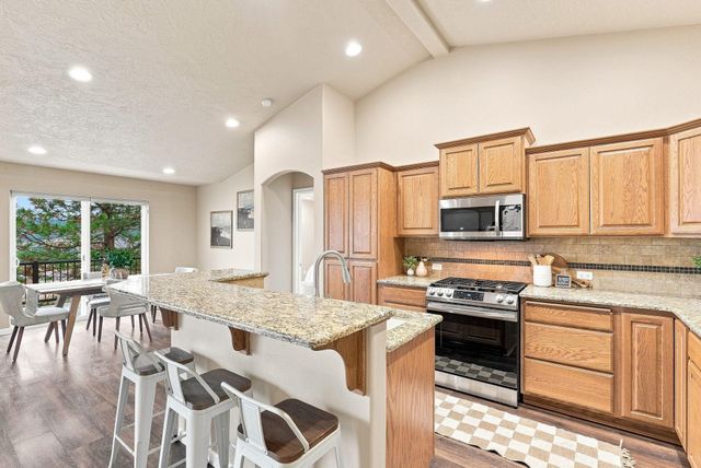 1907 S Canyon Woods Ln, Spokane, WA 99224