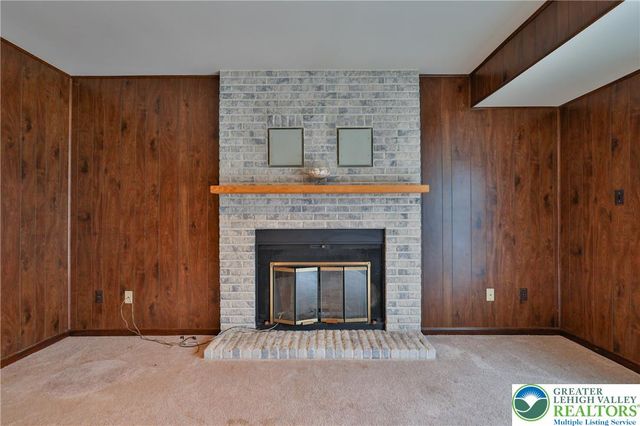1760 Peachtree Circle, Whitehall Twp, PA 18052