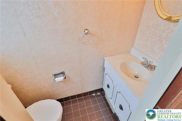 1760 Peachtree Circle, Whitehall Twp, PA 18052