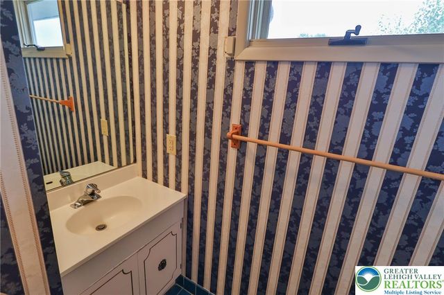 1760 Peachtree Circle, Whitehall Twp, PA 18052