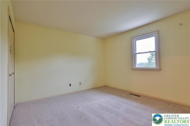 1760 Peachtree Circle, Whitehall Twp, PA 18052