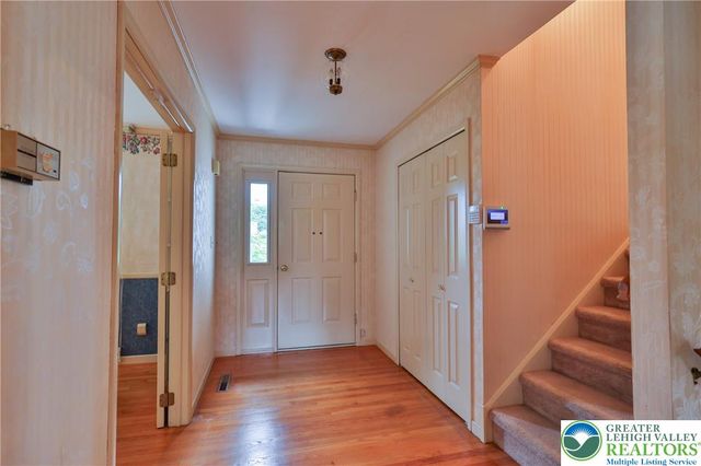 1760 Peachtree Circle, Whitehall Twp, PA 18052