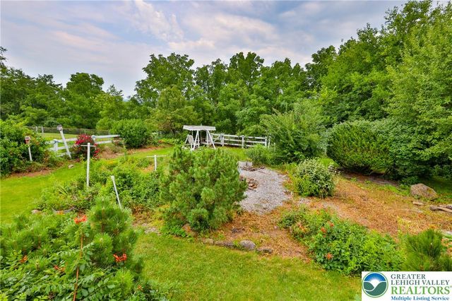 1760 Peachtree Circle, Whitehall Twp, PA 18052