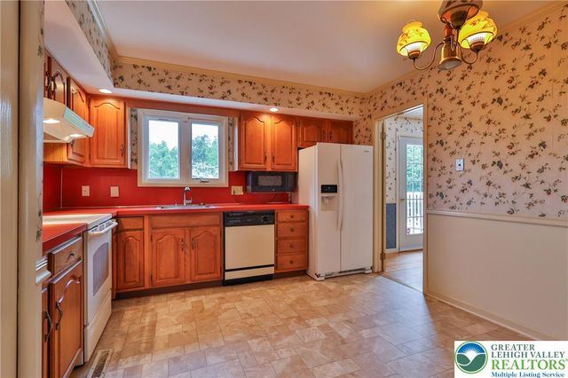 1760 Peachtree Circle, Whitehall Twp, PA 18052
