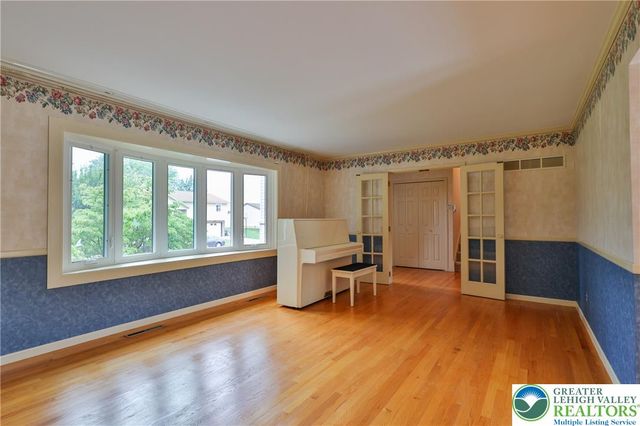 1760 Peachtree Circle, Whitehall Twp, PA 18052