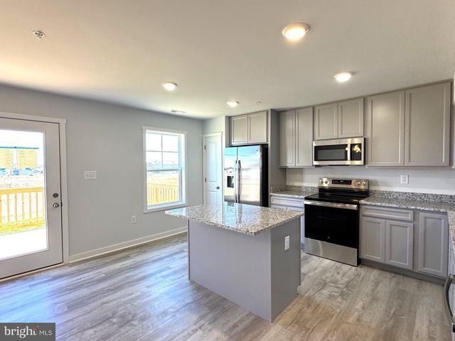 L48 RECIFE CT, Martinsburg, WV 25403