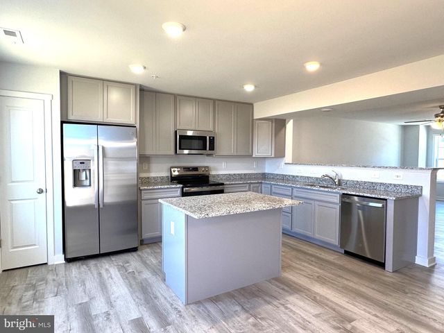L48 RECIFE CT, Martinsburg, WV 25403
