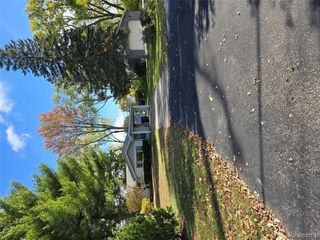 3194 Whitfield Drive, Waterford, MI 48329