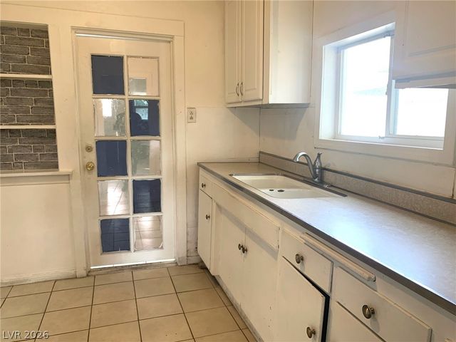 2613 Valley Street, Las Vegas, NV 89101