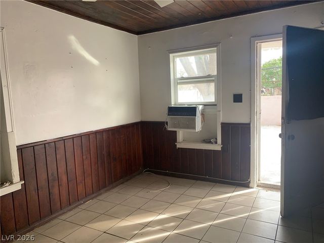 2613 Valley Street, Las Vegas, NV 89101