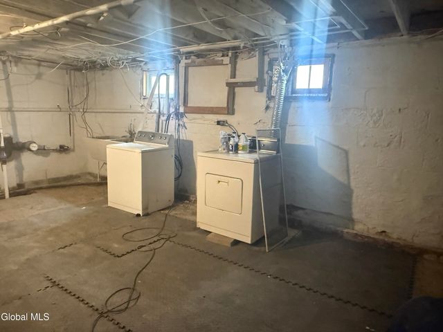 27 Pershing Avenue, Rensselaer, NY 12144