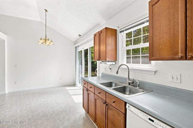 6318 Standsberry Lane, Wilmington, NC 28412