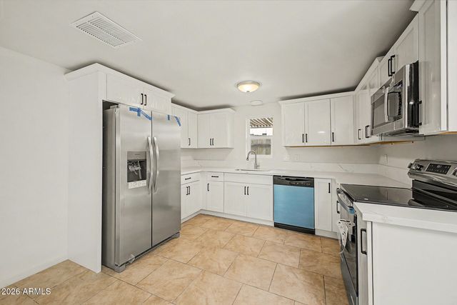 2501 W HAYWARD Avenue, Phoenix, AZ 85051