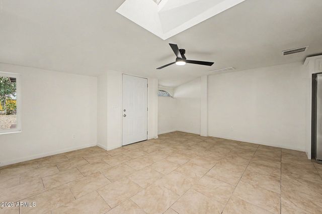 2501 W HAYWARD Avenue, Phoenix, AZ 85051