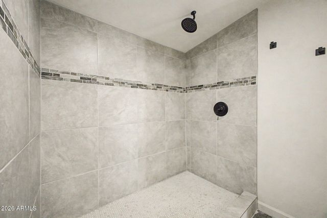 2501 W HAYWARD Avenue, Phoenix, AZ 85051