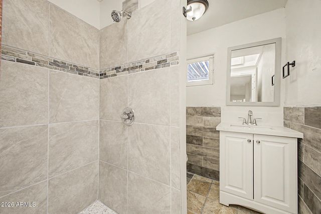 2501 W HAYWARD Avenue, Phoenix, AZ 85051