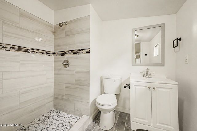 2501 W HAYWARD Avenue, Phoenix, AZ 85051