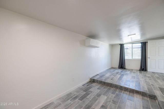 2501 W HAYWARD Avenue, Phoenix, AZ 85051