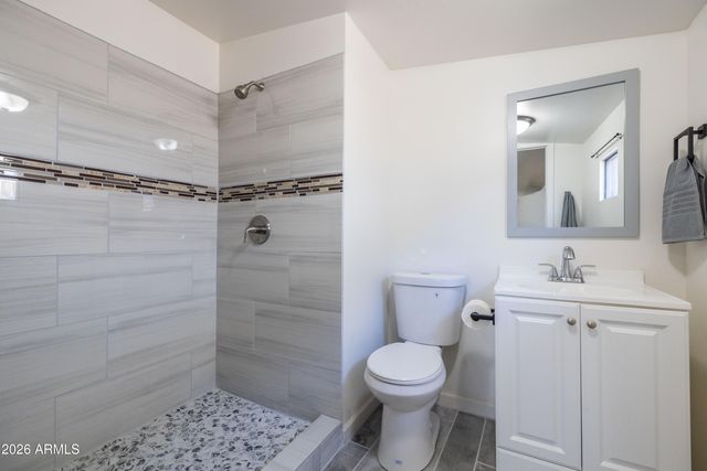 2501 W HAYWARD Avenue, Phoenix, AZ 85051