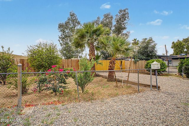 2501 W HAYWARD Avenue, Phoenix, AZ 85051