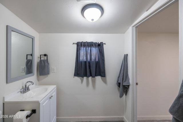 2501 W HAYWARD Avenue, Phoenix, AZ 85051
