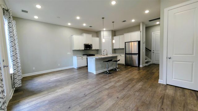 5116 Pine Reach Drive, Houston, TX 77018