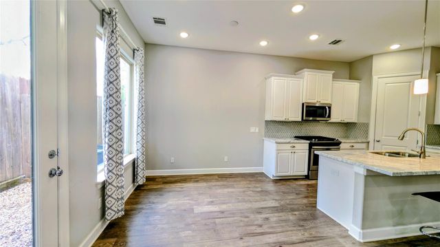 5116 Pine Reach Drive, Houston, TX 77018