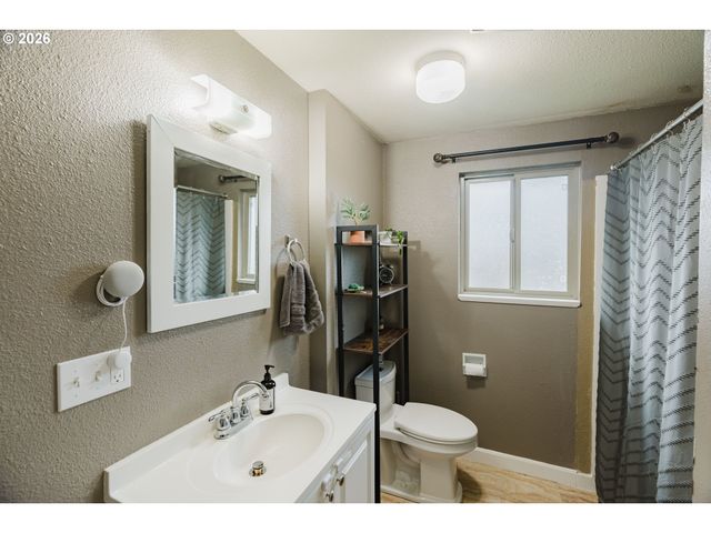 120 3RD St, Gervais, OR 97026