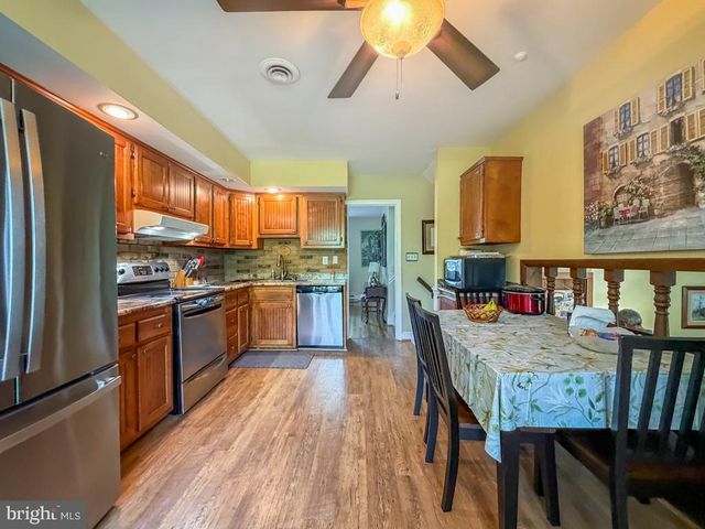 61 CLOVERLY DR, Richboro, PA 18954