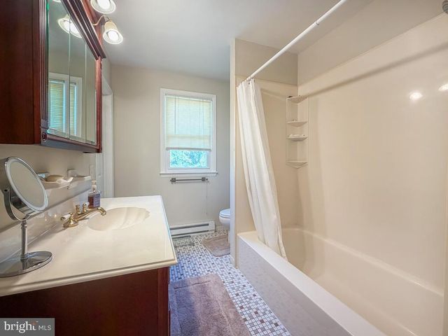 61 CLOVERLY DR, Richboro, PA 18954