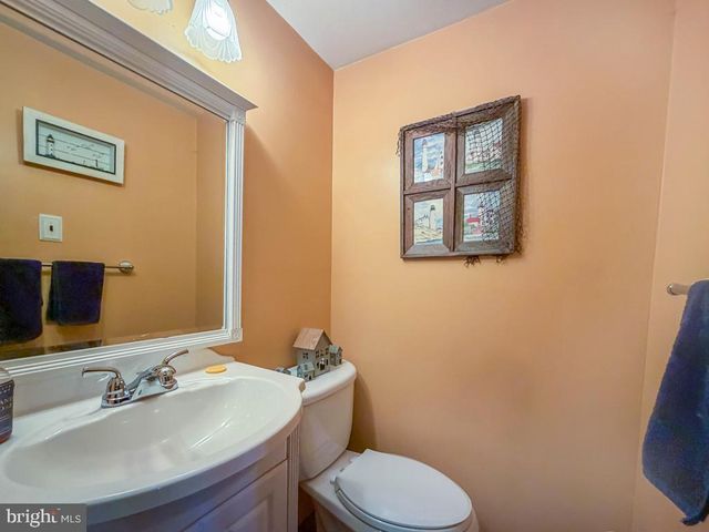 61 CLOVERLY DR, Richboro, PA 18954