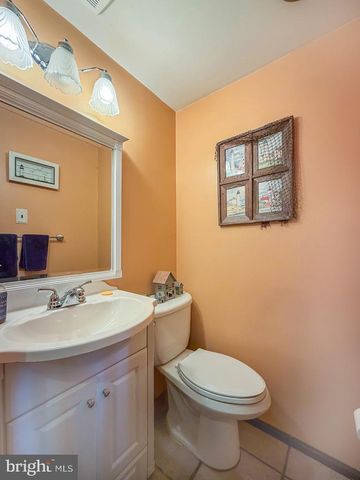 61 CLOVERLY DR, Richboro, PA 18954