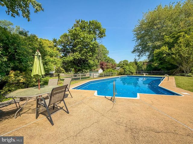 61 CLOVERLY DR, Richboro, PA 18954