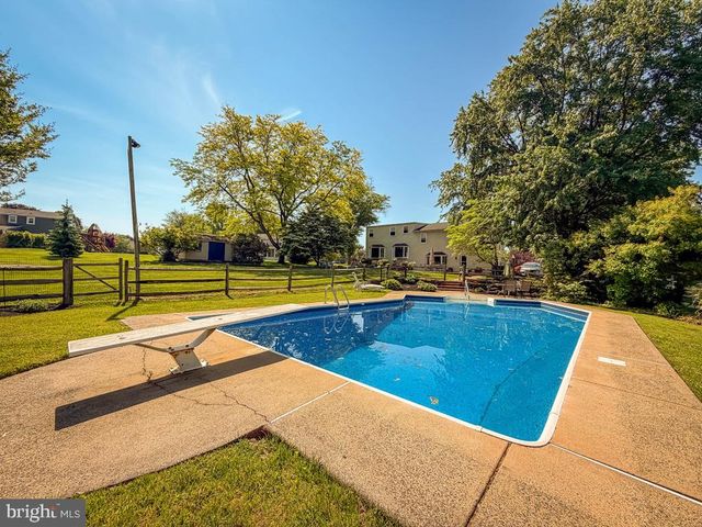 61 CLOVERLY DR, Richboro, PA 18954