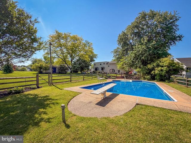 61 CLOVERLY DR, Richboro, PA 18954