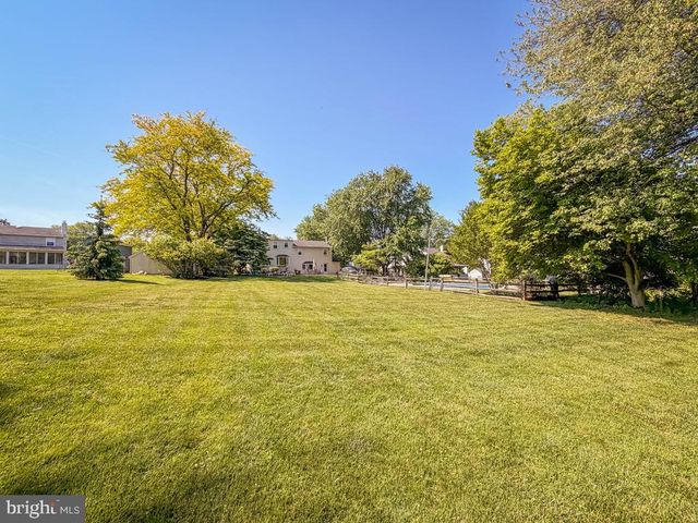 61 CLOVERLY DR, Richboro, PA 18954