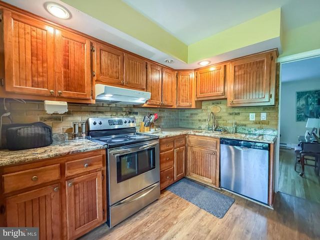 61 CLOVERLY DR, Richboro, PA 18954