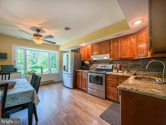 61 CLOVERLY DR, Richboro, PA 18954