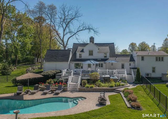 67 Maple Avenue North, Westport, CT 06880