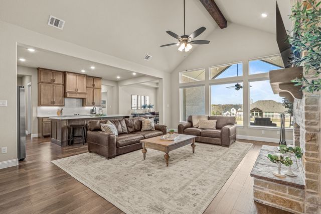 180 Waterview Drive, Gunter, TX 75058